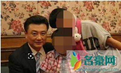 张宏民为什么离开央视 业务能力挺强哪么早就退居二线了