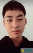 机场小哥哥被偷拍后走红 但是如今却因正脸公开而被嫌弃
