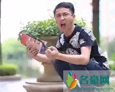 快手散打哥为什么那么火 散打哥身价多少钱开的什么公司