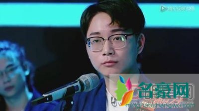 李袁杰抄袭薛之谦对比 听了醉千年前奏和情一动心就痛很明显的相似