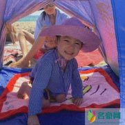 陈冠希晒全家度假照 娇妻细长的双腿很吸睛