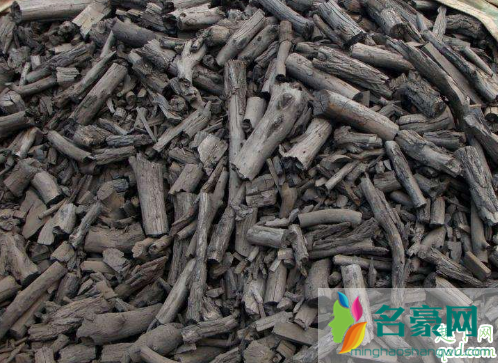 烧过的木炭能做花肥吗 炭灰是指碳烧完后的灰烬吗