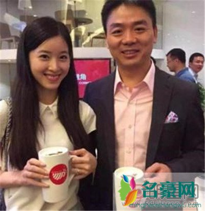 奶茶妹妹章泽天父亲是南京首富? 没点背景也不会平白无故火起来的