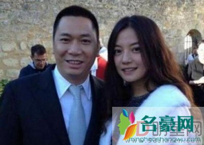 黄有龙结过几次婚 疯疯癫癫的小燕子不就是为了钱才嫁二婚的?