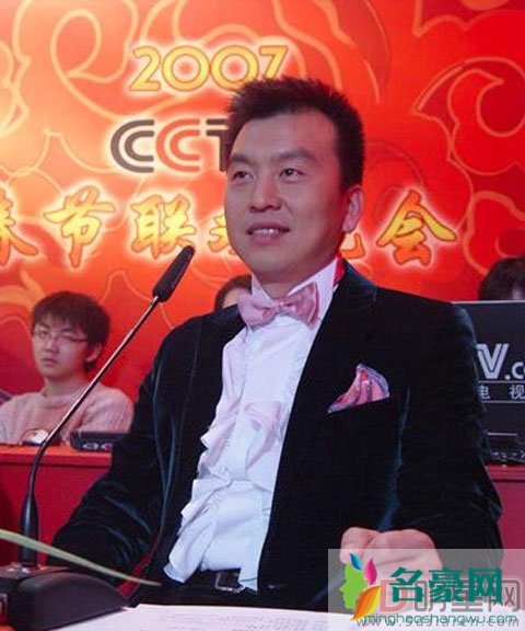 李梓萌结婚了吗 人长得挺漂亮的主持的风格也蛮独特的