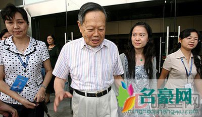 翁帆坚守13年没白费 就像炒股一样,本来打算短线一不留神就成了长线