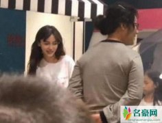 baby与婆婆出游 网友：一家人真好好幸福啊！