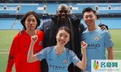 白岩松儿子近照 戴黑框眼镜绅士范十足难掩超高颜值