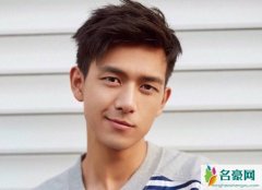 李现被粉丝骂垃圾 私生饭趁李现上厕所对他大骂脏话