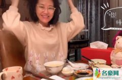 50岁许晴素颜苍老 网友：这才是50岁该有的样子