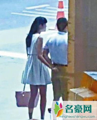 钻石王老五李泽楷疑似有新恋情约会长发女