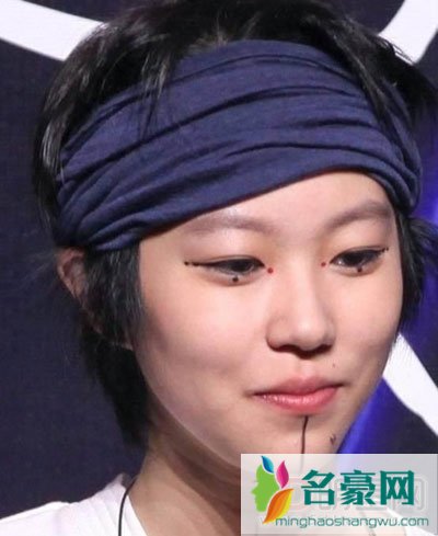 窦靖童回应性取向:可能是妈妈换男人换多了给女儿有了阴影