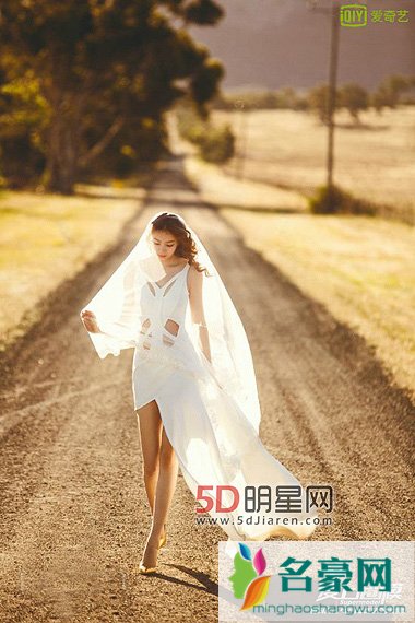 “腿腿”模特董蕾1.15大长腿堪比吉尼斯纪录
