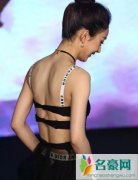 赵丽颖被强吻解内衣 身材比那些18线的网红好多了