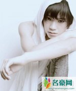 张芸京是男是女? 看到长发女装才知道她是女的