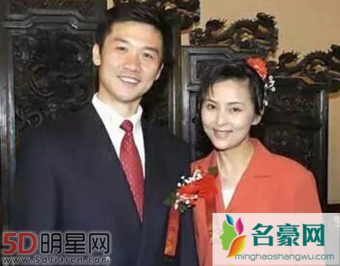 黄志忠前妻何音离婚的原因 黄志忠现任妻子是谁