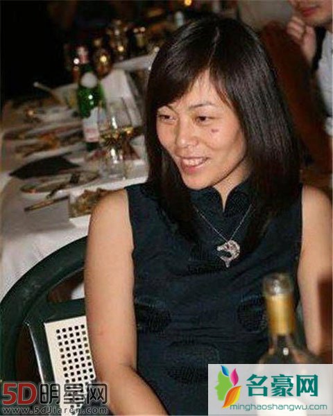 黄渤老婆女儿近照曝光 你不嫌我少年穷,我不弃你糟糠妻