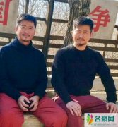 吴京和替身合影 网友感叹替身职业的辛酸与伟大