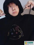 罗志祥撒娇喊话女友 周扬青晒出同款卖萌照秀恩爱