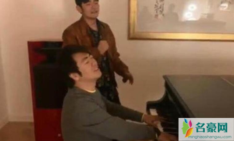 周杰伦教郎朗弹钢琴视频截图