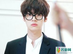 安宰贤私下举止反常 看起来特别孤单不太跟他人互动