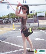 张柏芝度假状态佳 一身清凉装扮皮肤白皙身材非常好