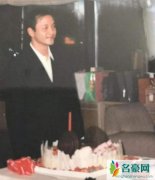 唐鹤德为张国荣庆冥寿 言语中掩饰不了对哥哥的想念