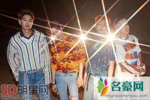 SHINee出道10周年钟铉依旧在心中 爱犬找回姐姐报平安