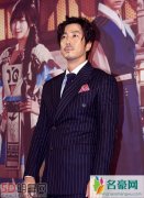 韩国高富帅男星尹泰荣因酒驾被捕 吊销驾照角色被换