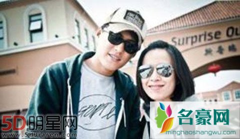 靳东的老婆和别人有孩子吗 靳东老婆李佳前夫是谁