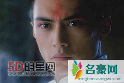靳东现实生活中的妹妹是谁 靳东现在的片酬是多少