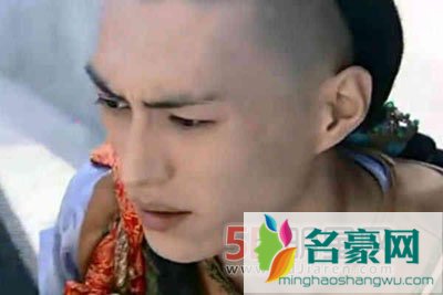 靳东现实生活中的妹妹是谁 靳东现在的片酬是多少