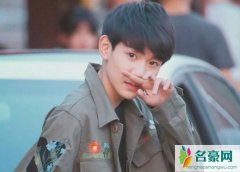 王源被同桌强吻是真的吗 难道那是王源的初吻吗