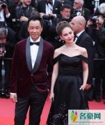 周杰伦看昆凌走红毯 眼神寸步不离爱意满满