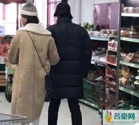 杨洋乔欣逛街照曝光 两人手牵着手举止十分亲密