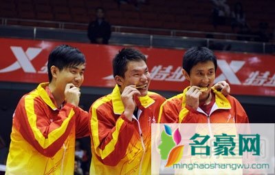 朱芳雨为什么不去nba为什么退役 朱芳雨当总经理年薪多少