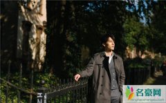 胡宇威和彭冠英什么关系 他俩长得好像
