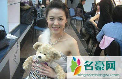 孙艺洲李金铭女儿 孙艺洲李金铭吻戏接吻