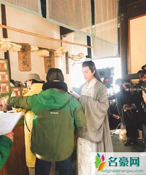 鞠婧祎再次被爆耍大牌 因为番位在于朦胧之后故意迟到3小时