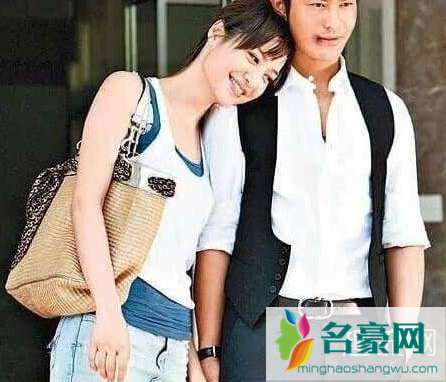 黄晓明李菲儿同台视频 黄晓明李菲儿浪姐2世纪同台