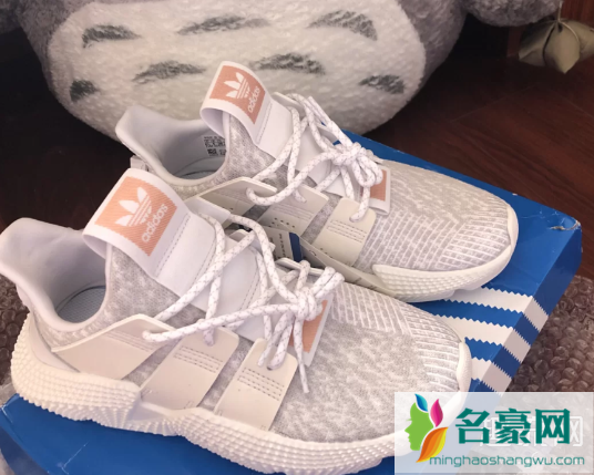 王嘉尔阿迪达斯同款鞋子推荐 王嘉尔adidas鞋子叫什么