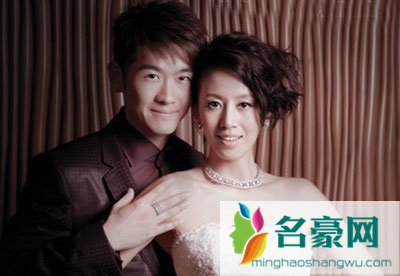 梁靖琪老公是谁 梁靖琪黄敏豪结婚礼婚照