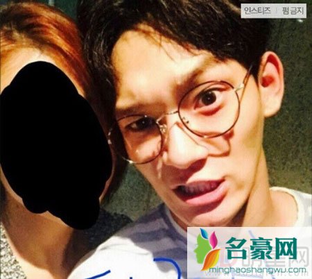 EXO成员chen疑似前女友曝光 视频搂脖亲密无间