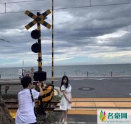 李小璐与神秘男游日本 疑似新恋情曝光