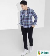 郭涛晒石头写真照 一转眼已变成小伙子帅气十足