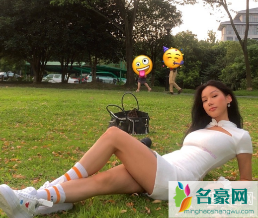 中国新说唱2020女rapper上脚球鞋图片：性感火辣！