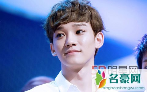 CHENXIUMIN伯贤EXOCBX首张专辑成绩惊艳 CHENXIUMIN伯贤EXOCBX出道首舞台MCOUNTDOWN