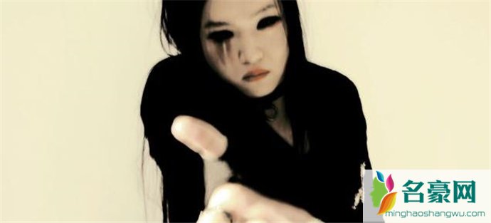周天然好吓人