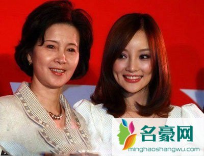 演员李小璐母亲身世曝光 李小璐父亲母亲离婚