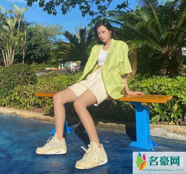 周雨彤同款耐克鞋图片 中国鞋头女明星有哪些